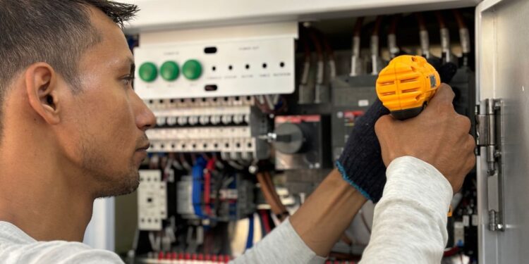 Elektroinstallation beim Immobilienkauf