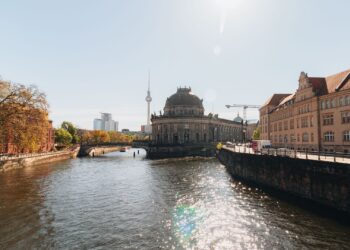Ummeldung in Berlin: Behördengänge und Fristen nach dem Umzug