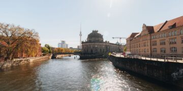 Ummeldung in Berlin: Behördengänge und Fristen nach dem Umzug